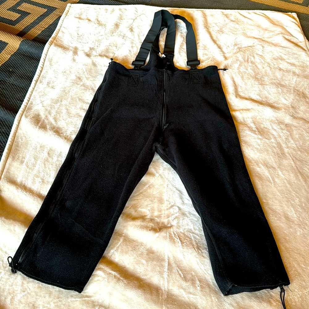 Polartec overalls, large/short/regular.  Chest41-45 inches.  Height under 7’1